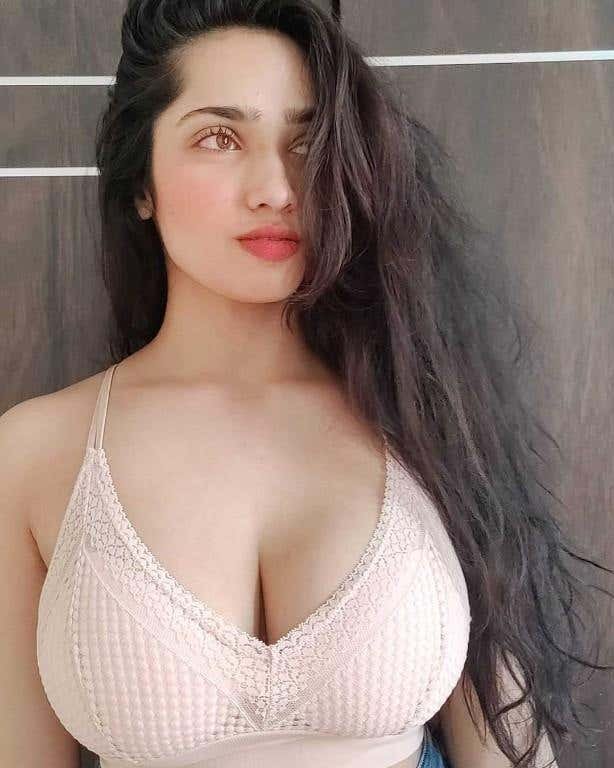Low Rate Young Call Girls in Sector 55 (Noida) 9643727424 Female Escorts Service in Delhi NCR