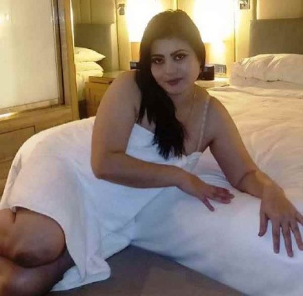 Call Girls In Holiday Inn New Delhi Mayur Vihar Noida, an IHG Hotel ??8448577510 Delhi Escorts Service in 24/7 2Delhi NCR