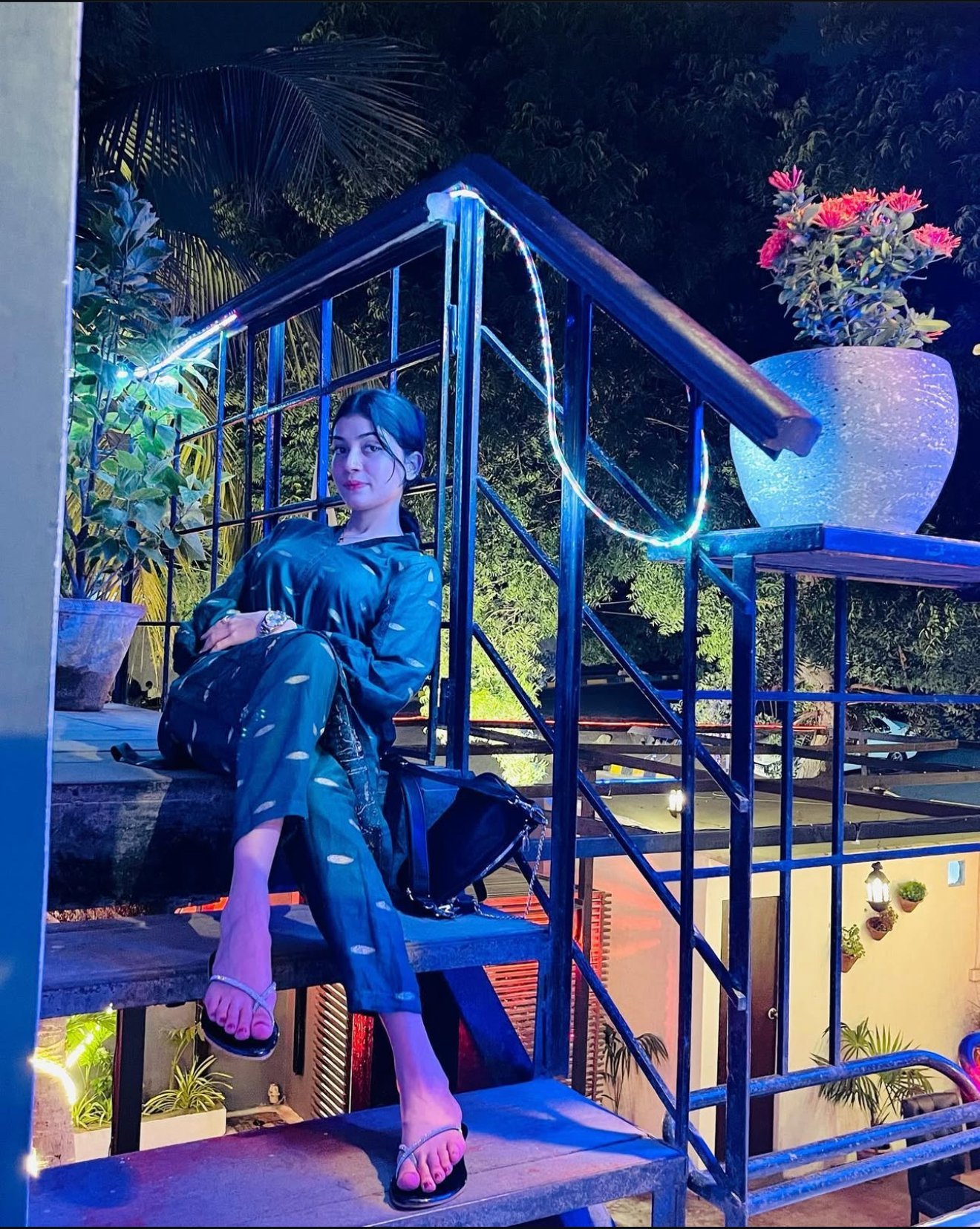 No.1-Call Girls In Dilshad Garden ??84485}{77510}{ Ghaziabad Escorts Service 24/7 Delhi NCR